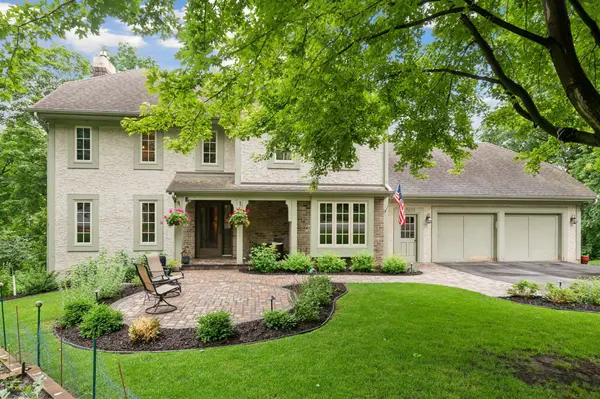 17401 Comet CIR, Minnetonka, MN 55345