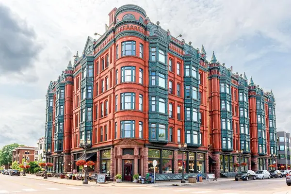 391 Laurel AVE #104, Saint Paul, MN 55102