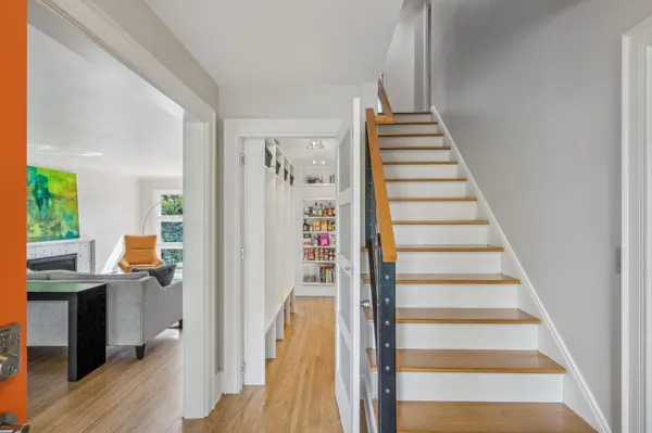 325 Longview TER, Minneapolis, MN 55419