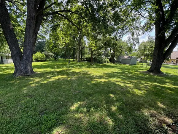 16 Niagara LN N, Plymouth, MN 55447