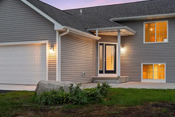 320 9th AVE NE, Lonsdale, MN 55046