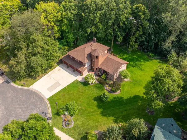 11005 40th PL N, Plymouth, MN 55441