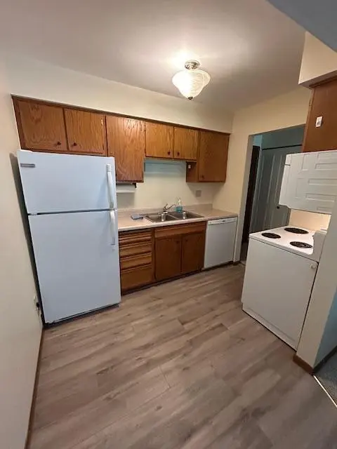 3153 Old Highway 8 #306, Roseville, MN 55418