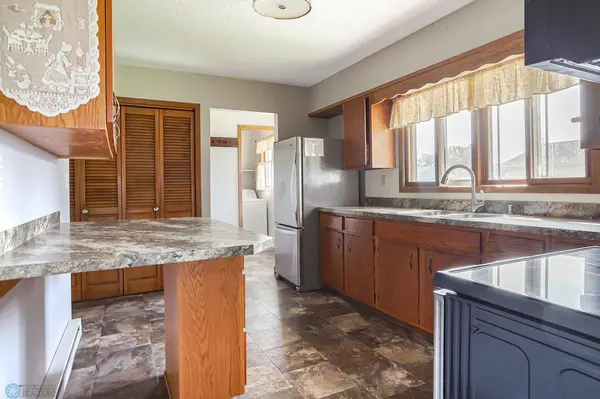 202 1st AVE N, Kindred, ND 58052