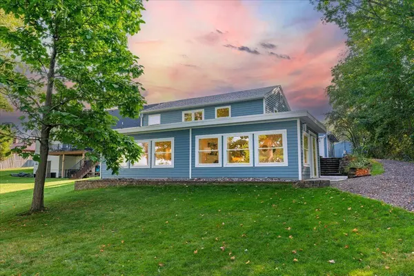 30830 Signe ST, Lindstrom, MN 55045