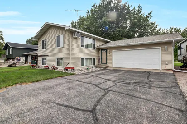 501 Kirkwall DR, Waite Park, MN 56387
