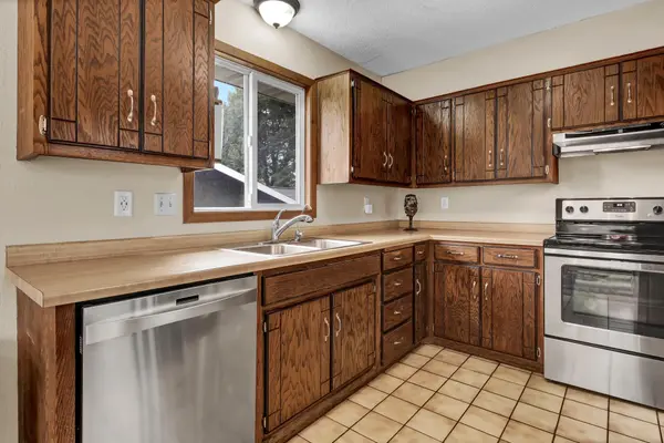 501 Kirkwall DR, Waite Park, MN 56387