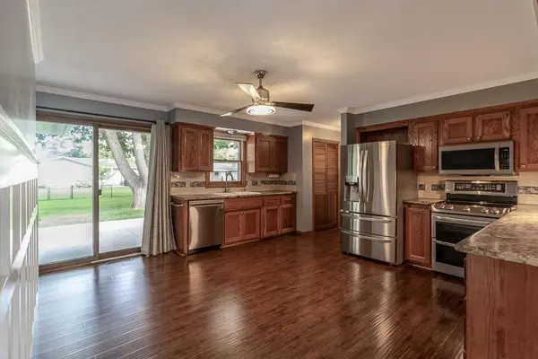 475 N Park AVE, Le Center, MN 56057