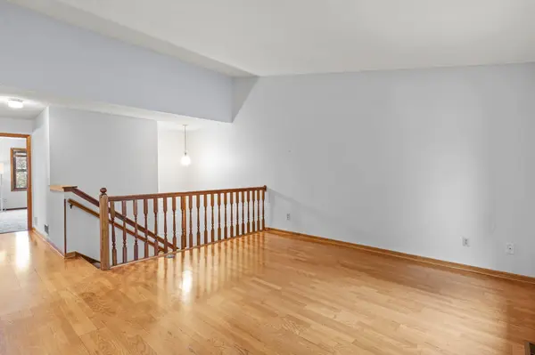 4100 S Meadowlark RD, Eagan, MN 55122