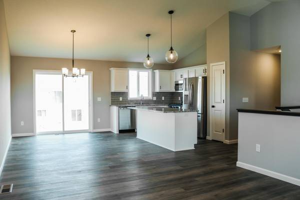 2432 Greenbriar LN,  Buffalo,  MN 55313