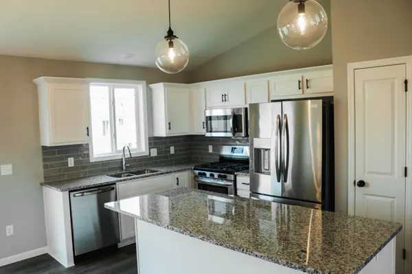 2432 Greenbriar LN, Buffalo, MN 55313