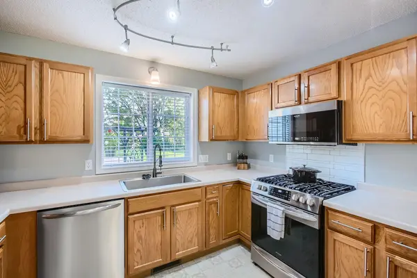 10617 64th LN NE, Albertville, MN 55301