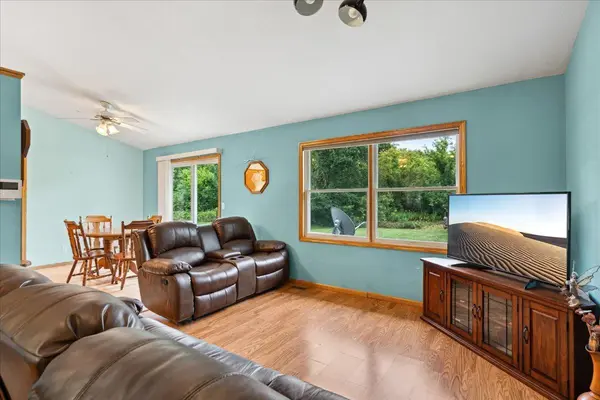 857 Ross RD, Hudson, WI 54016