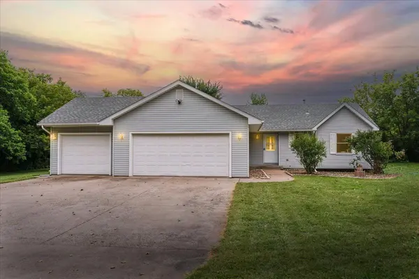 857 Ross RD, Hudson, WI 54016
