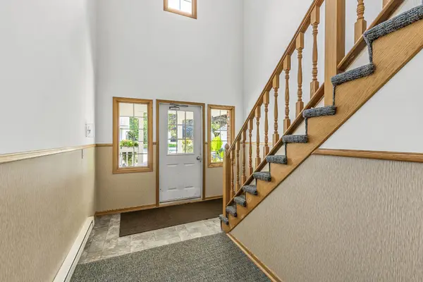 3560 Blue Jay WAY #201, Eagan, MN 55123