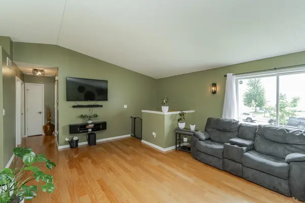 5855 Kingsbury DR NW, Rochester, MN 55901