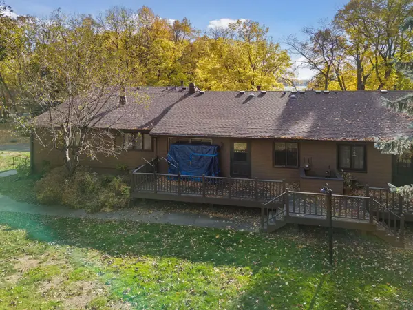 464 W Eagle Lake DR, Maple Grove, MN 55369