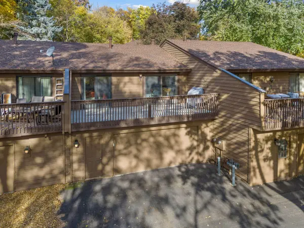 464 W Eagle Lake DR, Maple Grove, MN 55369