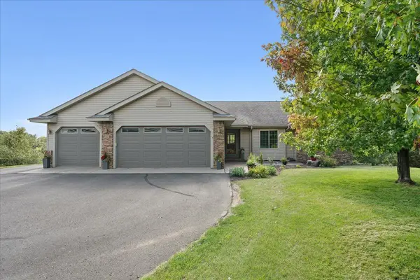 1371 Peninsula RD, New Richmond, WI 54017