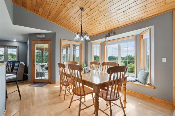 1371 Peninsula RD, New Richmond, WI 54017