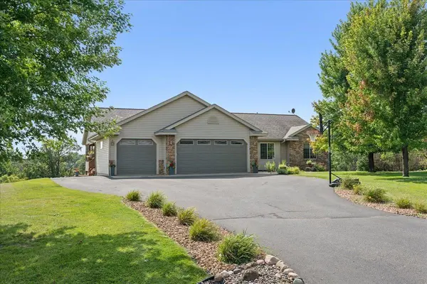 1371 Peninsula RD, New Richmond, WI 54017