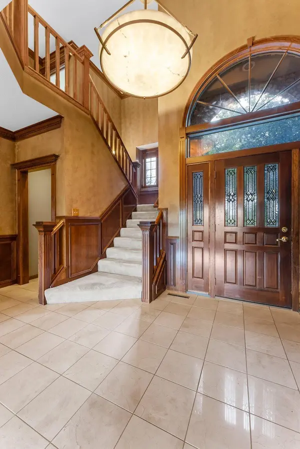 10632 Mount Curve RD, Eden Prairie, MN 55347