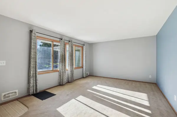 7320 Tempo TER NE, Fridley, MN 55432