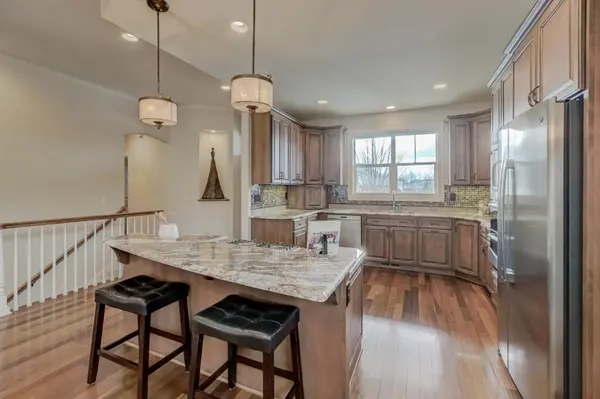 3581 Lemieux CIR, Eagan, MN 55122