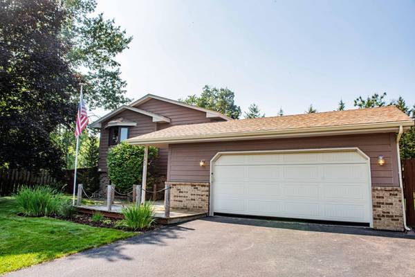 6943 Ivy CT, Centerville, MN 55038