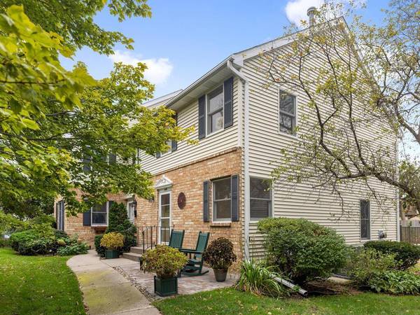 1450 Mississippi River BLVD S, Saint Paul, MN 55116