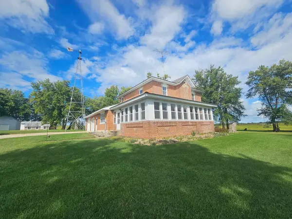 1235 Chatfield ST S, Dover, MN 55929