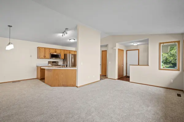 6268 Kahler DR NE, Albertville, MN 55301