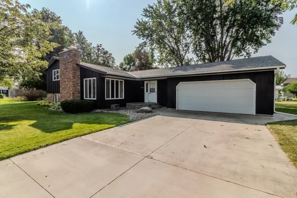 649 Circle Pines CT,  Paynesville,  MN 56362