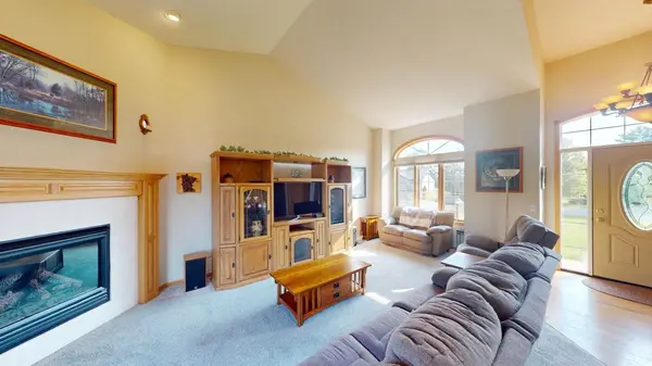 20420 Eidelweiss ST NW, Oak Grove, MN 55011