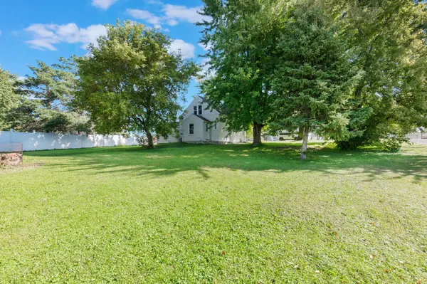 523 Oak AVE N, Maple Lake, MN 55358