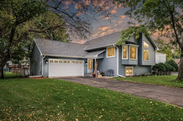 505 98th AVE NW, Coon Rapids, MN 55433