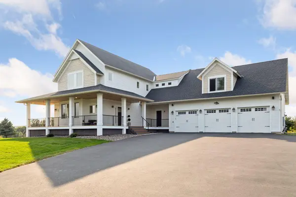 1996 Paris Alcove N, West Lakeland Twp, MN 55082