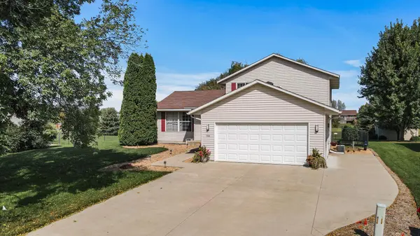 908 Meadow PL, Belle Plaine, MN 56011