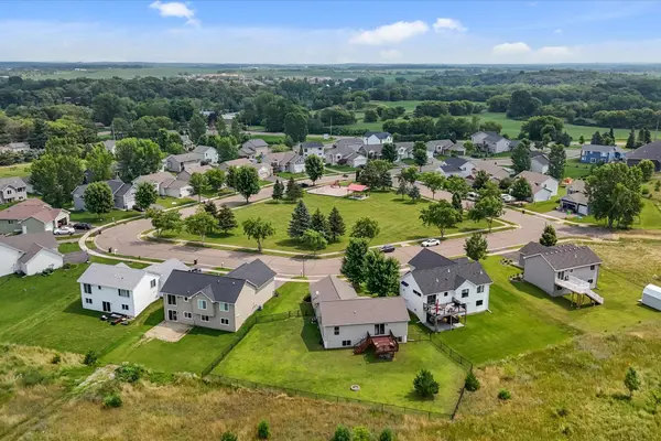 1137 Legacy Pkwy, New Richmond, WI 54017