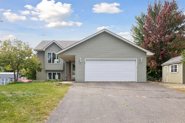 108 N Meadow LN, Roberts, WI 54023