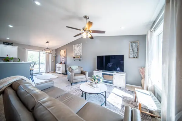 5731 Kingsbury ST NW, Rochester, MN 55901