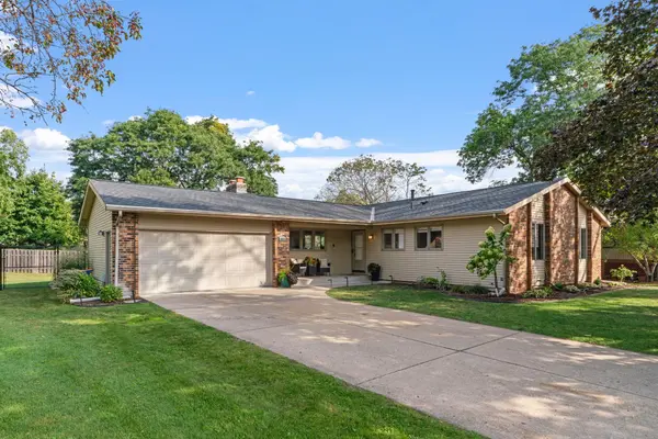 10314 Toledo CIR, Bloomington, MN 55437