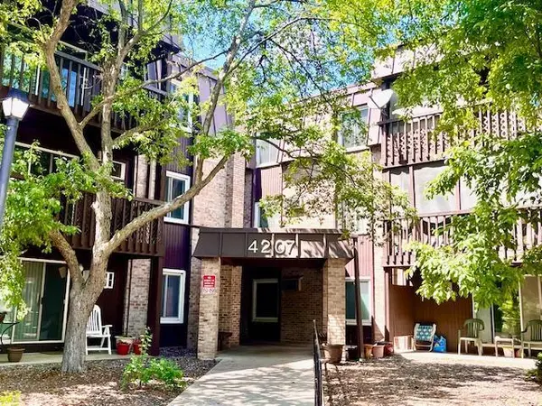 4207 Lakeside AVE N #338, Brooklyn Center, MN 55429
