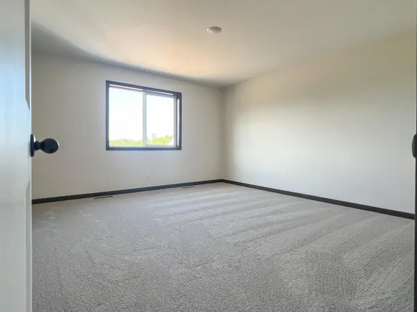 5290 80th ST, Bogus Brook Twp, MN 55371