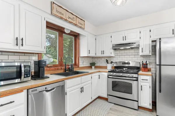 9575 Niagara LN N, Maple Grove, MN 55369