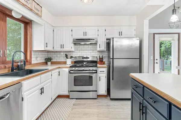 9575 Niagara LN N, Maple Grove, MN 55369