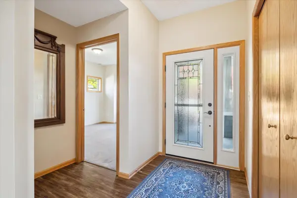 1458 Ravoux LN, Chaska, MN 55318