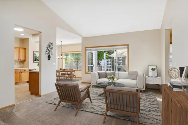 1458 Ravoux LN, Chaska, MN 55318