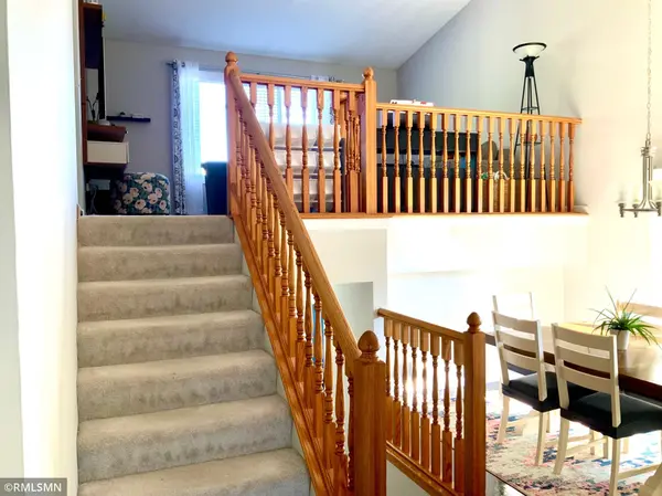 9942 Starlight DR, Woodbury, MN 55125