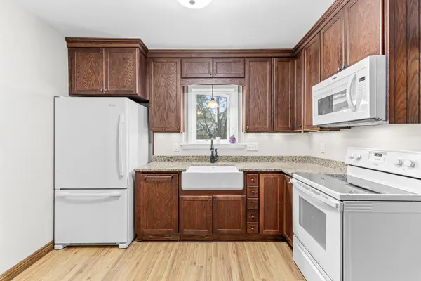 15720 Judicial RD, Burnsville, MN 55306